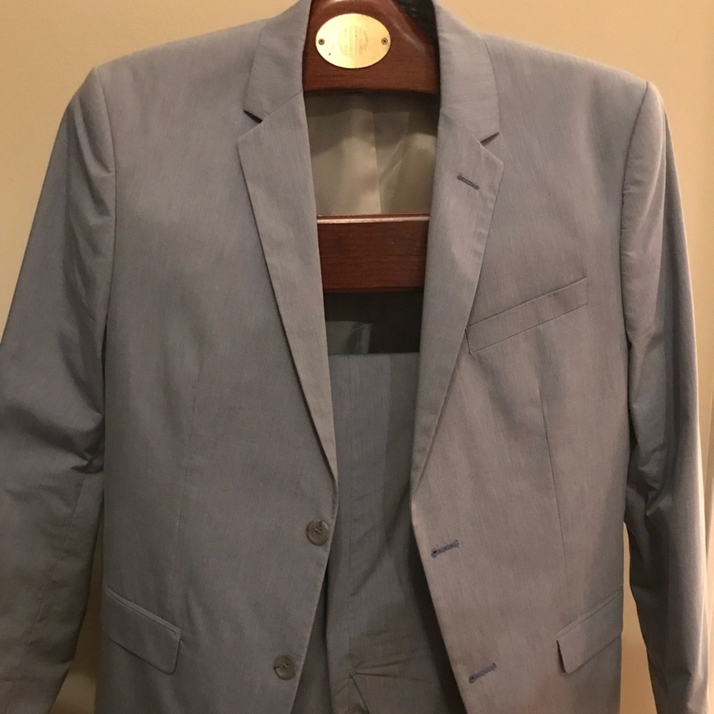 Men’s Banana Republic suit